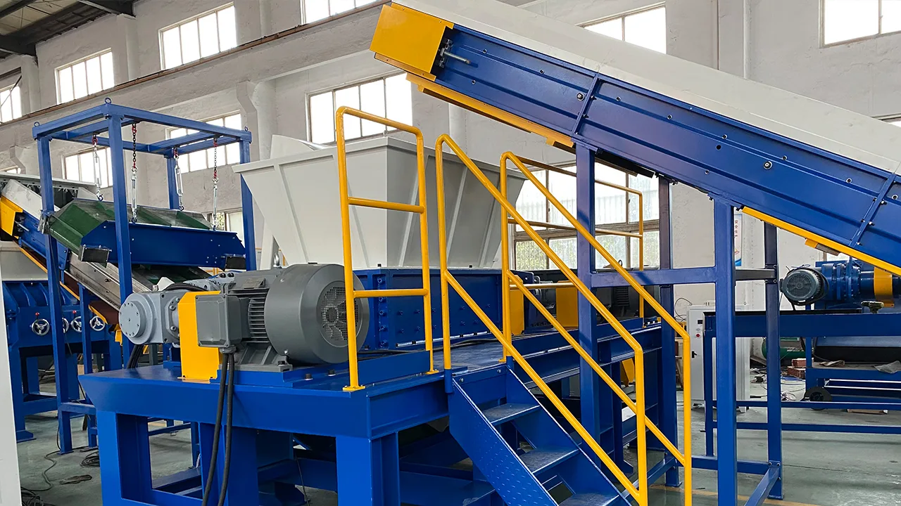 How to Choose Between Single Shaft and Double Shaft Plastic Shredders in the Recycling Industry